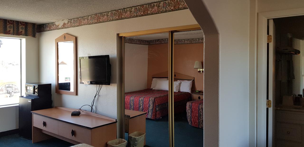 Night Inn โกลบ ภายนอก รูปภาพ